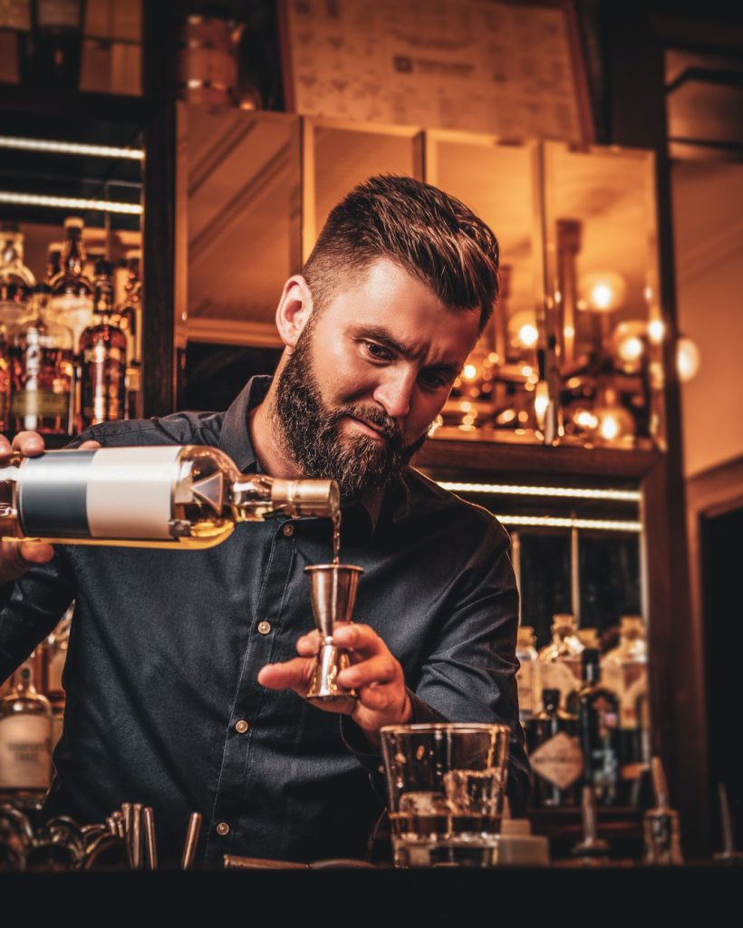 bar-manager-is-making-drinks-at-the-bar.jpg bar-manager-is-making-drinks-at-the-bar.jpg